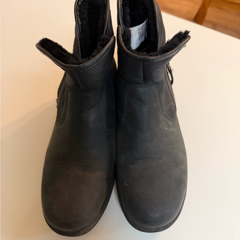 UGG Lavelle Ankle Leather Boots, Black, Size 8 - Picture 3 of 12